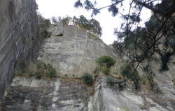 石切り場跡　へ