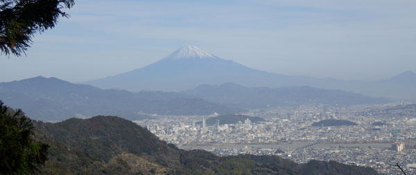満観峰より望む富士山　へ