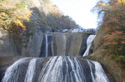 袋田の滝　へ