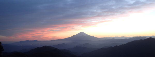 丹沢主脈縦走路からの富士山　へ