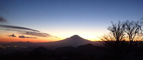 蛭ヶ岳からの富士山　へ