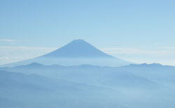 乾徳山からの富士山　へ