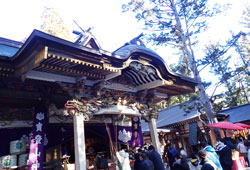 宝登山神社　へ